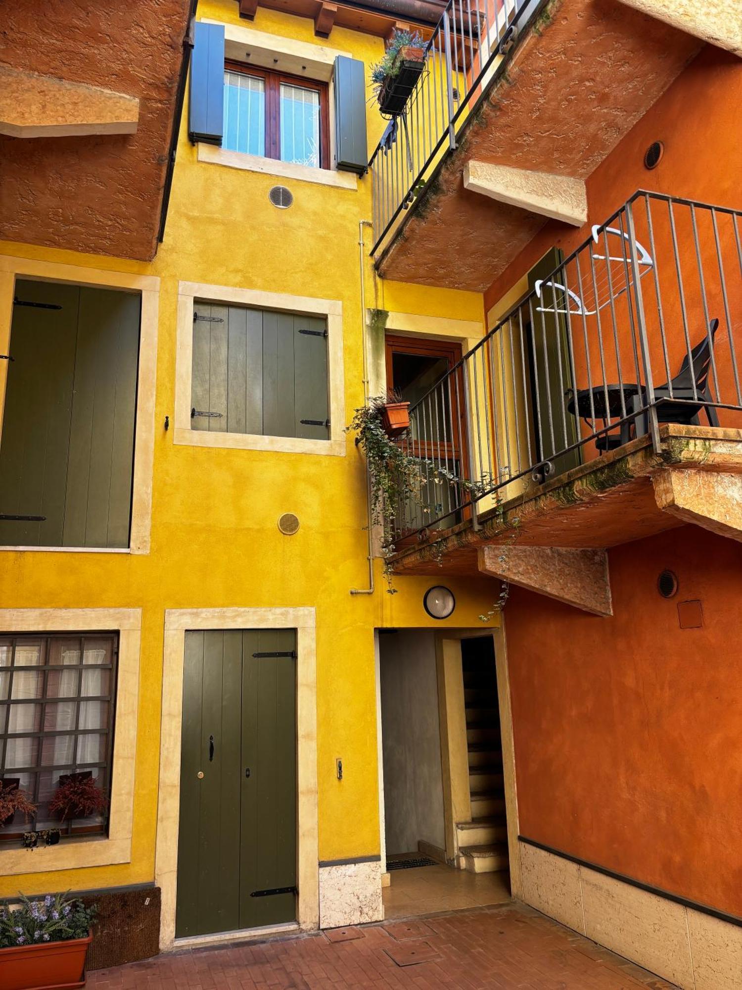 La Piccola Corte Apartment *